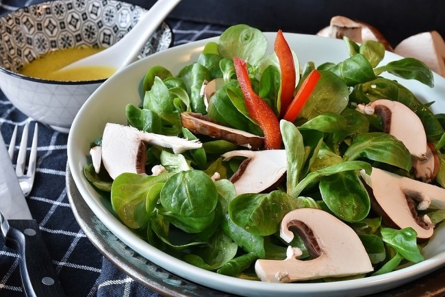 12 рецептов заправки для салата из свежих овощей